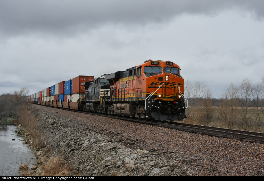 BNSF 7338